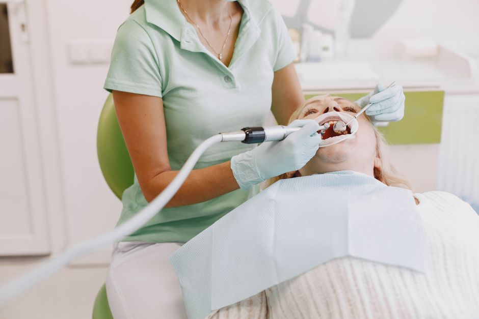 Importancia de la Limpieza Dental Profesional 💎
